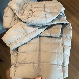 Uniqlo Light Puffer Jacket in light grey